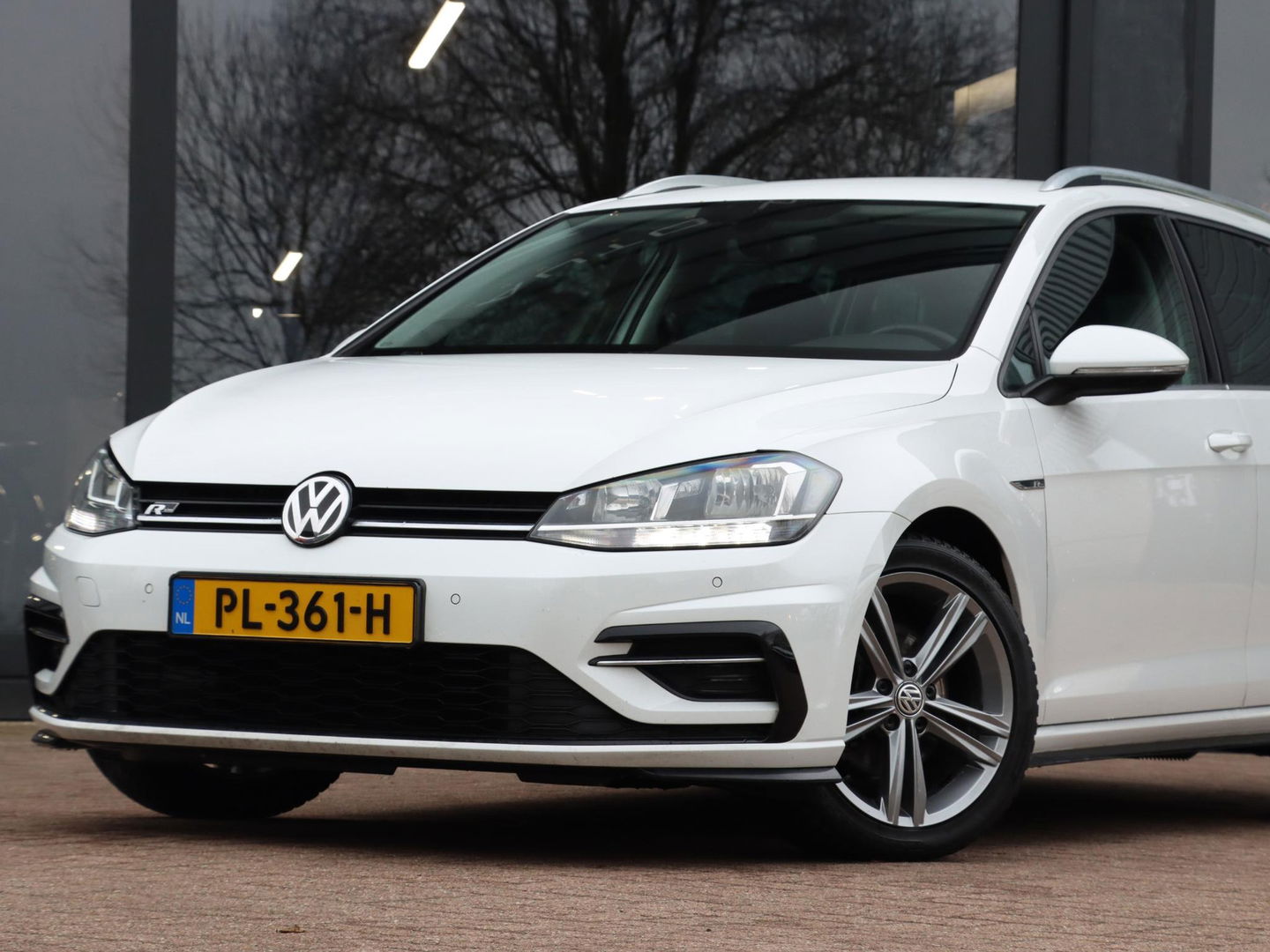 Volkswagen Golf Variant 1.0 TSI Highline Business R-LINE