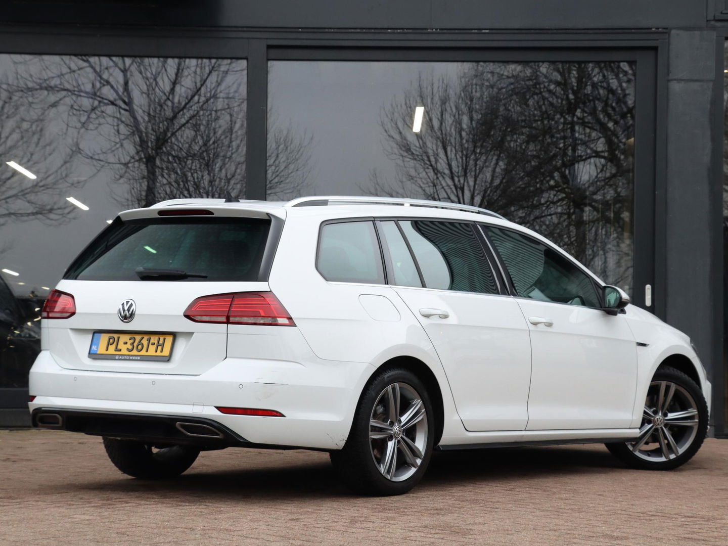 Volkswagen Golf Variant 1.0 TSI Highline Business R-LINE