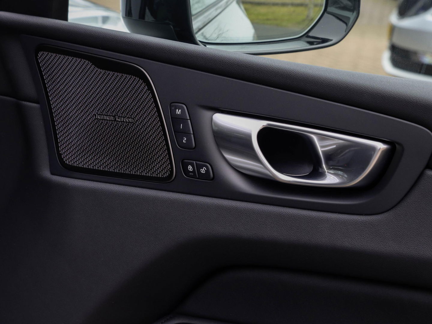 Volvo XC60 T6 AWD Plus Dark MY26 | Pano HeadUp Trekhaak 20'' Harman Kardon