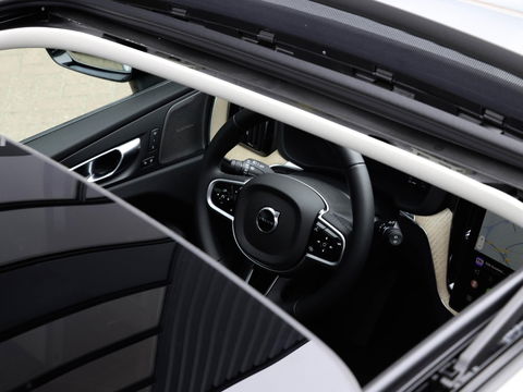 Volvo XC60 T6 AWD Plus Dark MY26 | Pano HeadUp Trekhaak 20'' Harman Kardon