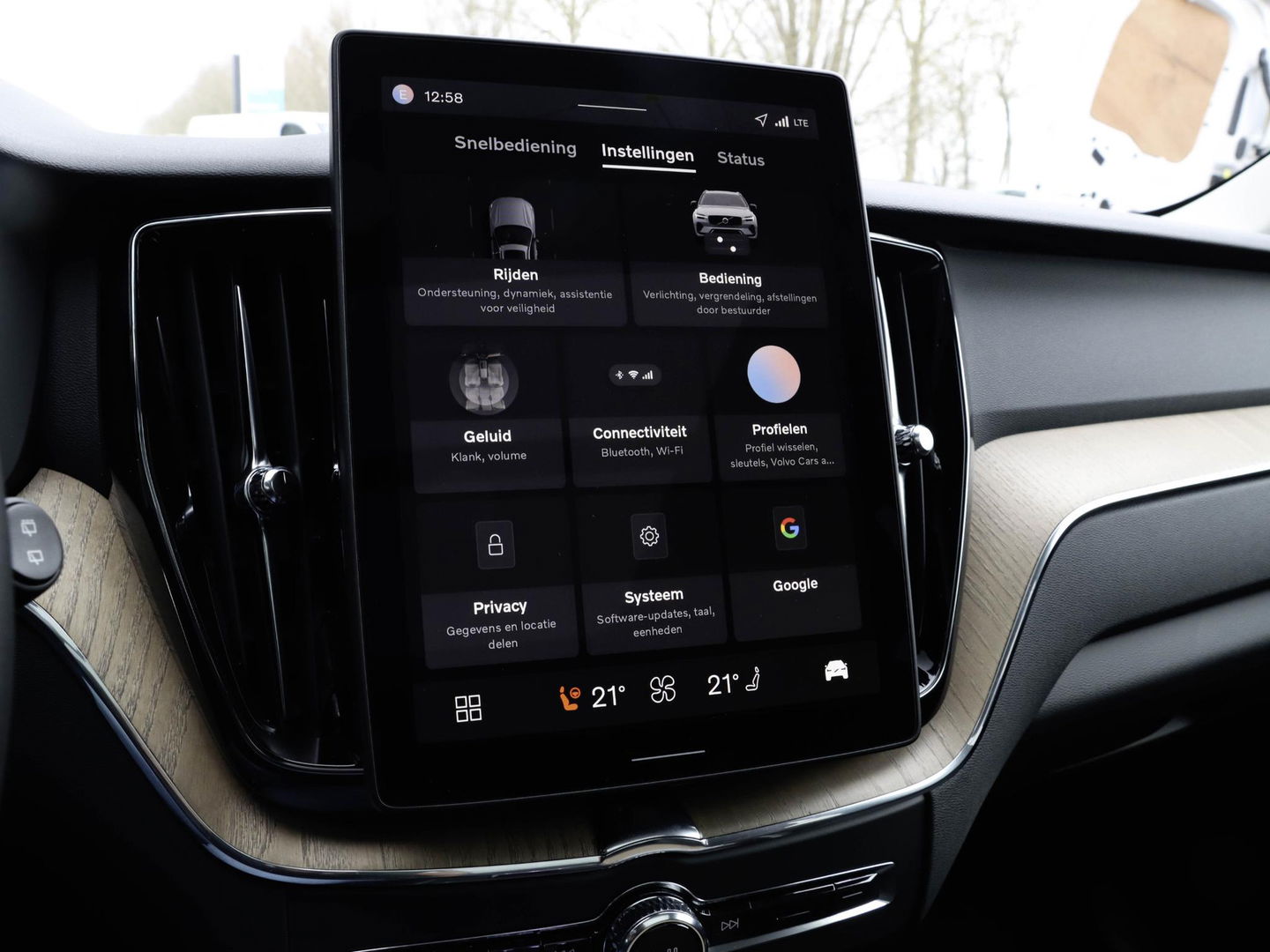 Volvo XC60 T6 AWD Plus Dark MY26 | Pano HeadUp Trekhaak 20'' Harman Kardon