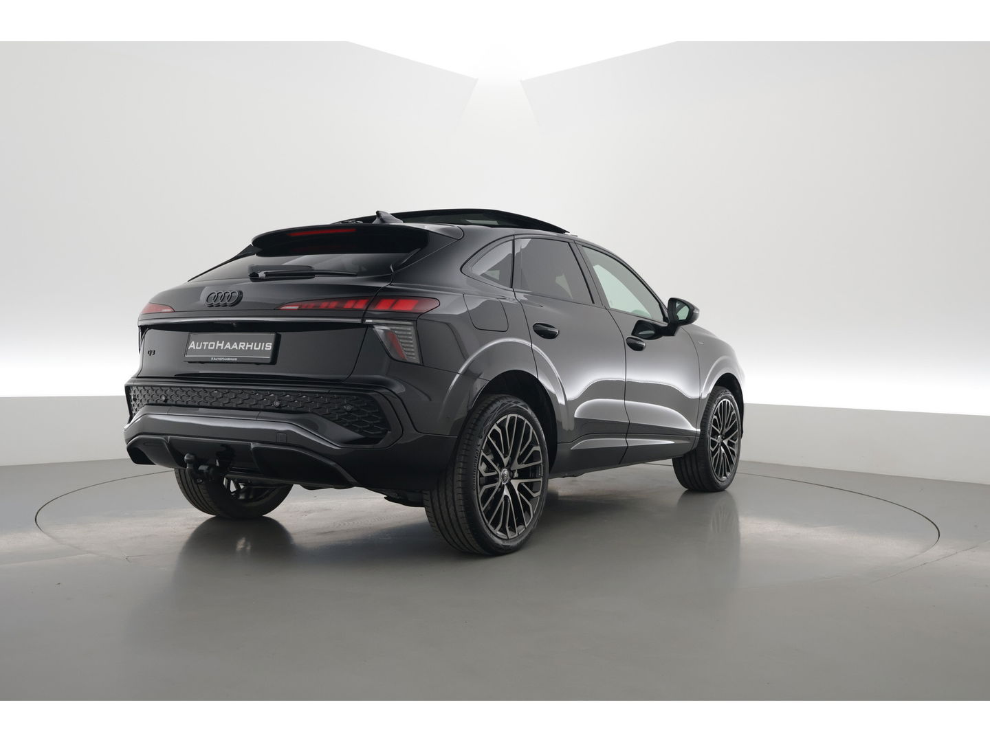 Audi Q3 Sportback 1.5 e-hybrid S edition 272pk | Facelift | Pano | Shadow Look Pro | Tech Pack Plus | Matrix LED | Elek. Trekhaak | 20'' |