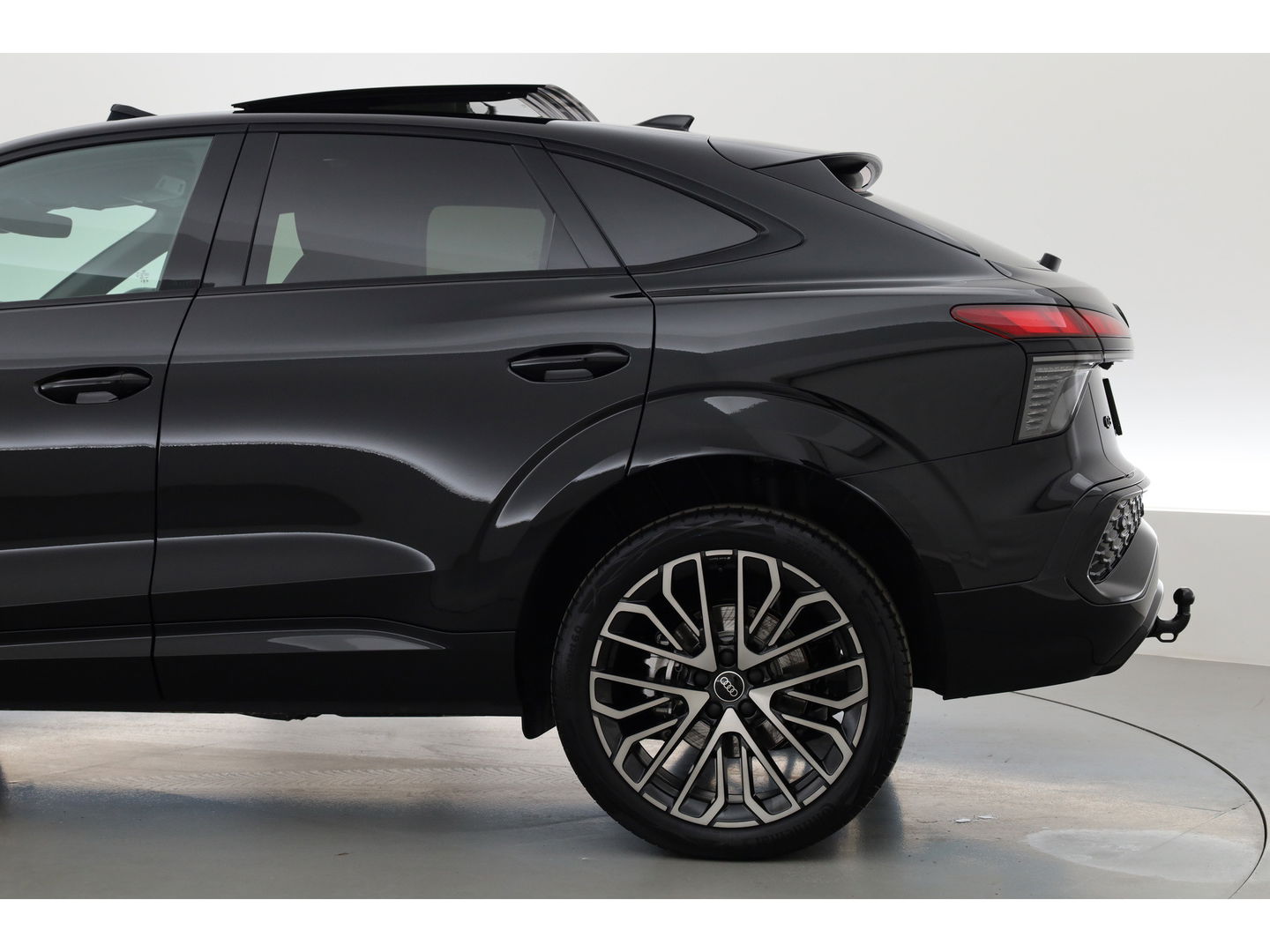 Audi Q3 Sportback 1.5 e-hybrid S edition 272pk | Facelift | Pano | Shadow Look Pro | Tech Pack Plus | Matrix LED | Elek. Trekhaak | 20'' |