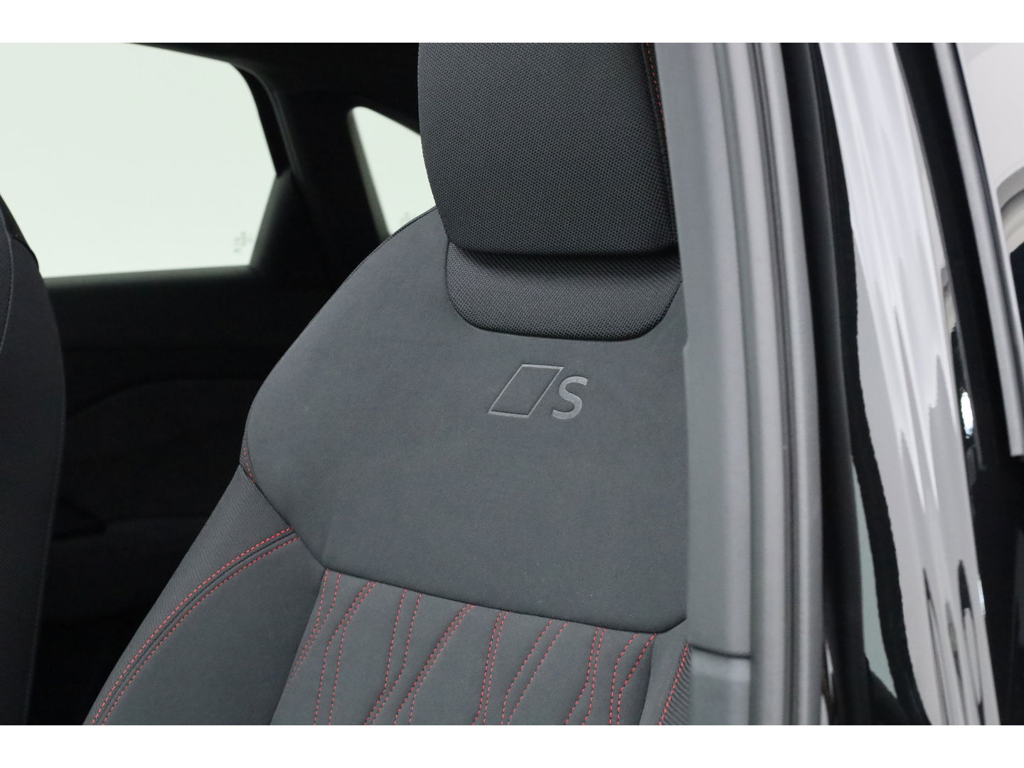 Audi Q3 Sportback 1.5 e-hybrid S edition 272pk | Facelift | Pano | Shadow Look Pro | Tech Pack Plus | Matrix LED | Elek. Trekhaak | 20'' |