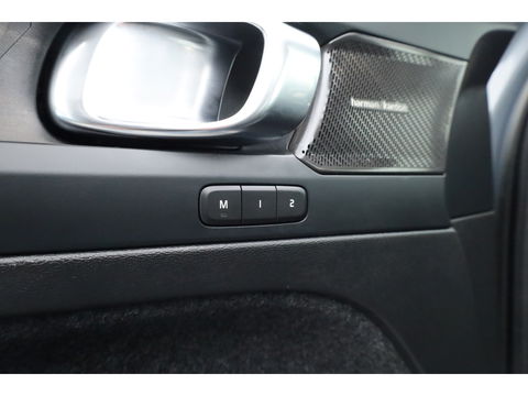 Volvo XC40 1.5 T5 Plug-in hybrid Ultimate Dark | SOH 95.6% | Pano | Adapt. Cruise | Stoel- stuurverw. | Harman Kardon | Keyless | Leder