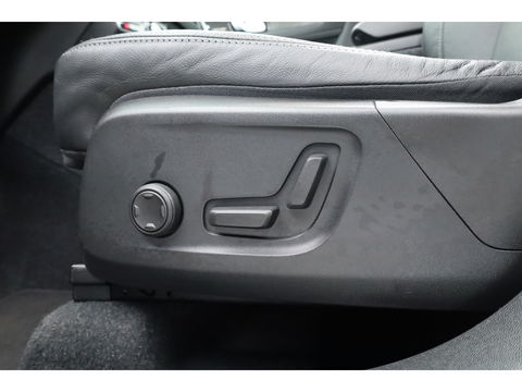 Volvo XC40 1.5 T5 Plug-in hybrid Ultimate Dark | SOH 95.6% | Pano | Adapt. Cruise | Stoel- stuurverw. | Harman Kardon | Keyless | Leder