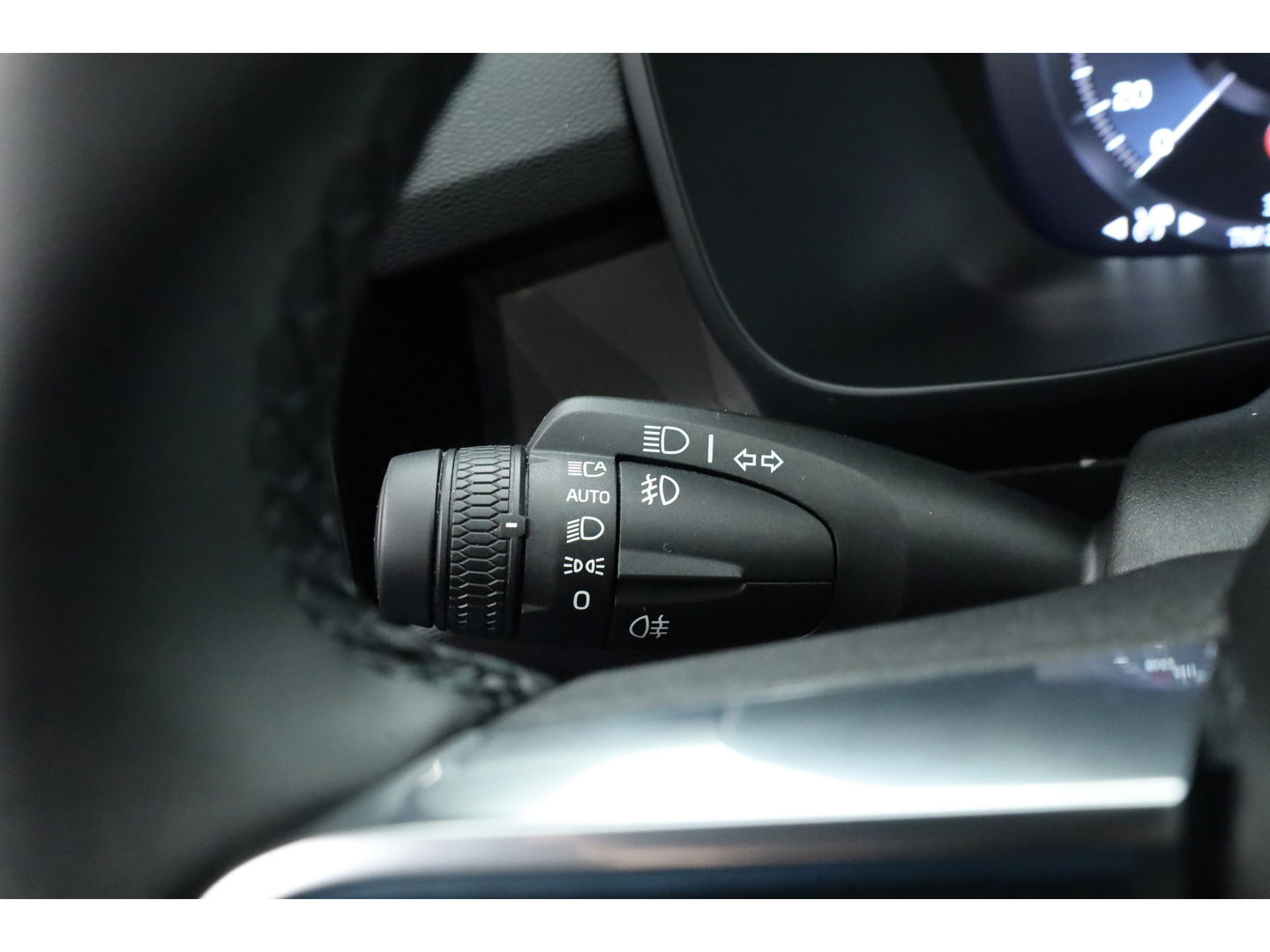 Volvo XC40 1.5 T5 Plug-in hybrid Ultimate Dark | SOH 95.6% | Pano | Adapt. Cruise | Stoel- stuurverw. | Harman Kardon | Keyless | Leder