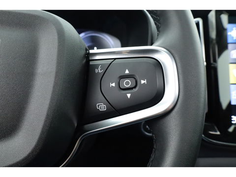 Volvo XC40 1.5 T5 Plug-in hybrid Ultimate Dark | SOH 95.6% | Pano | Adapt. Cruise | Stoel- stuurverw. | Harman Kardon | Keyless | Leder