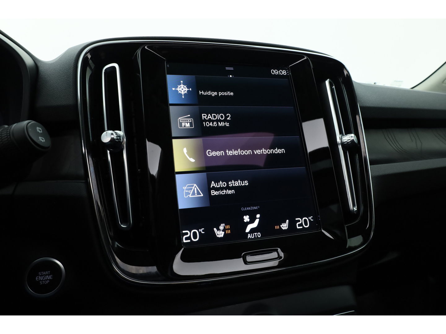 Volvo XC40 1.5 T5 Plug-in hybrid Ultimate Dark | SOH 95.6% | Pano | Adapt. Cruise | Stoel- stuurverw. | Harman Kardon | Keyless | Leder