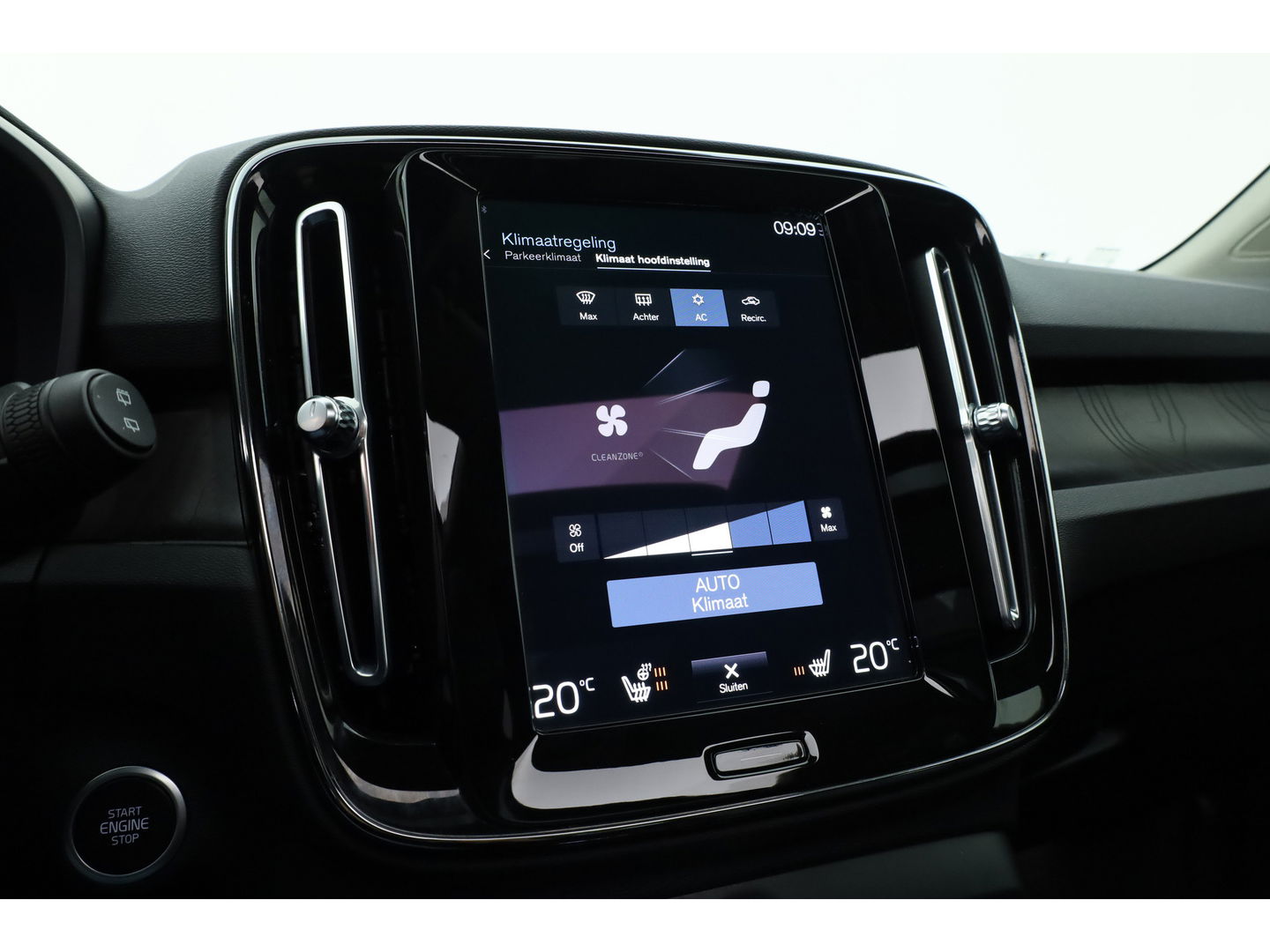 Volvo XC40 1.5 T5 Plug-in hybrid Ultimate Dark | SOH 95.6% | Pano | Adapt. Cruise | Stoel- stuurverw. | Harman Kardon | Keyless | Leder