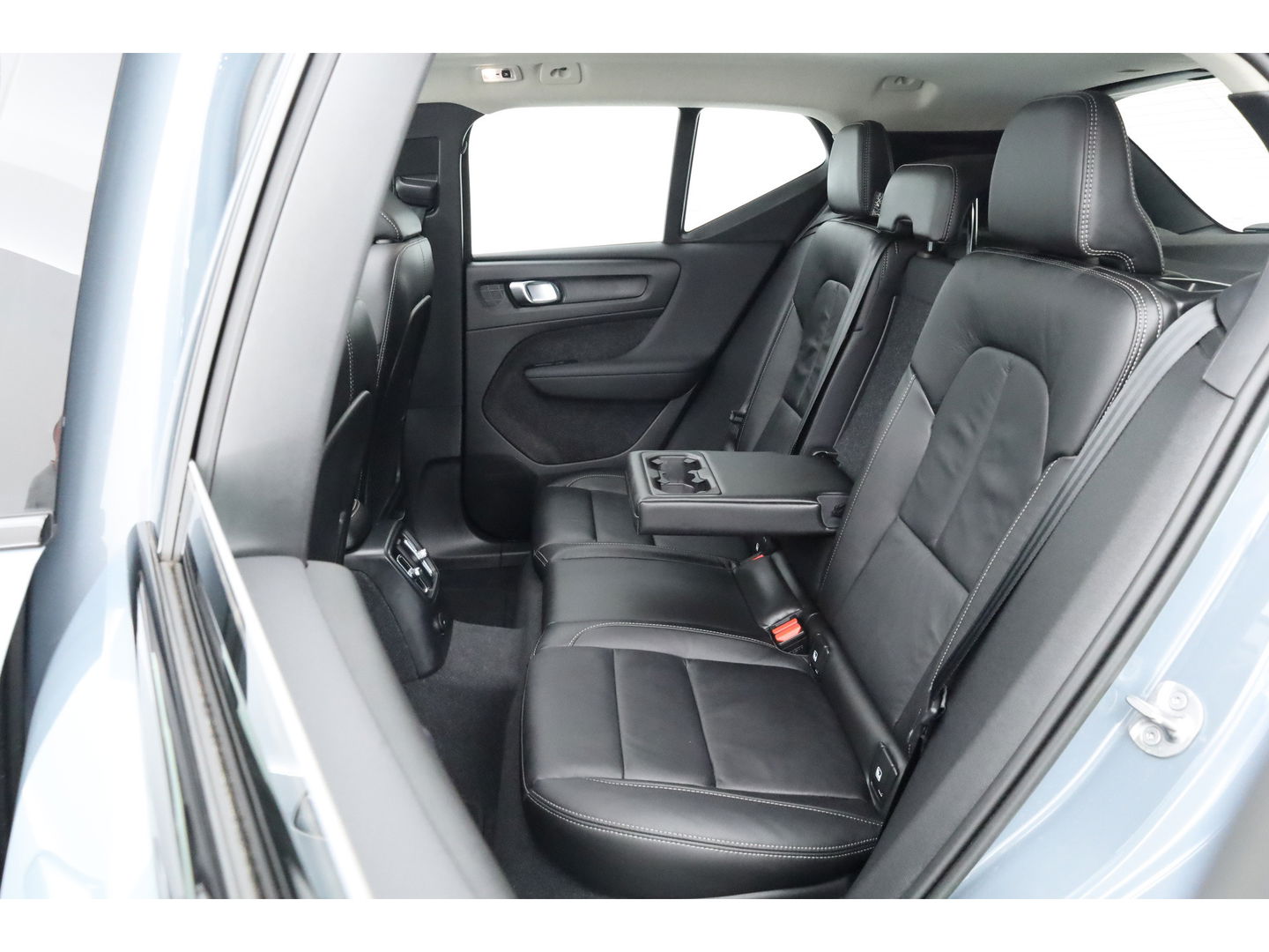 Volvo XC40 1.5 T5 Plug-in hybrid Ultimate Dark | SOH 95.6% | Pano | Adapt. Cruise | Stoel- stuurverw. | Harman Kardon | Keyless | Leder