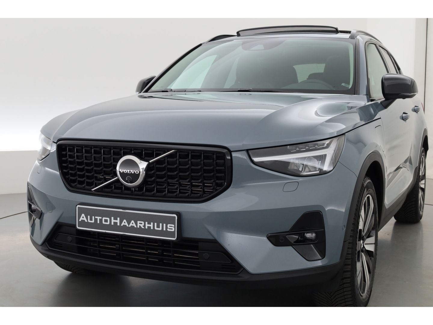 Volvo XC40 1.5 T5 Plug-in hybrid Ultimate Dark | SOH 95.6% | Pano | Adapt. Cruise | Stoel- stuurverw. | Harman Kardon | Keyless | Leder