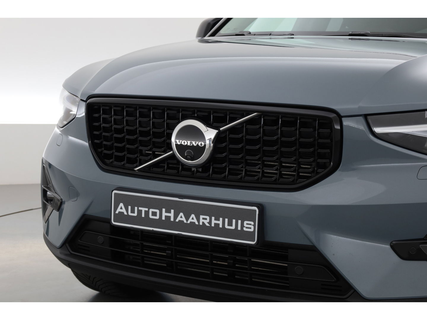 Volvo XC40 1.5 T5 Plug-in hybrid Ultimate Dark | SOH 95.6% | Pano | Adapt. Cruise | Stoel- stuurverw. | Harman Kardon | Keyless | Leder