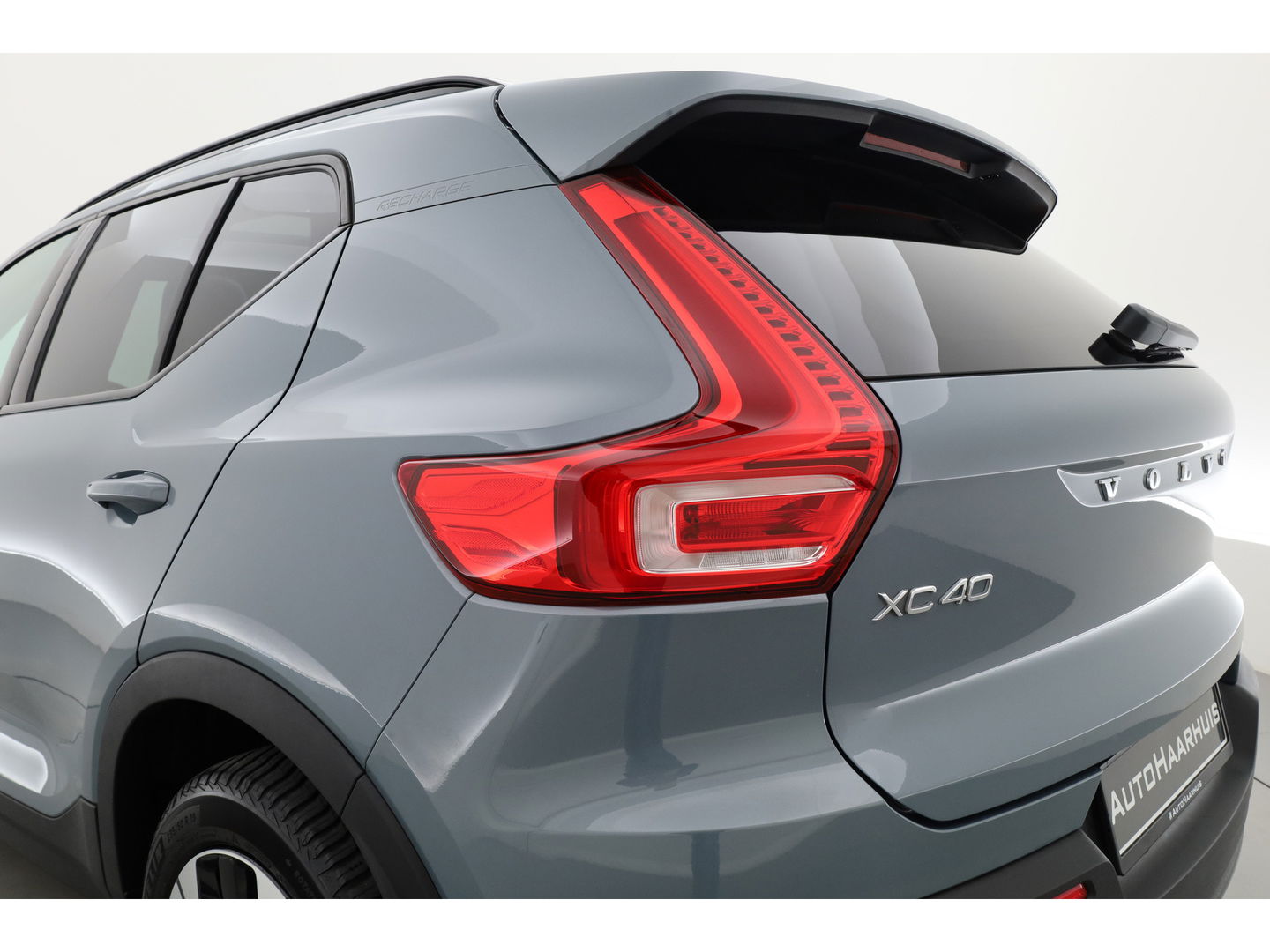 Volvo XC40 1.5 T5 Plug-in hybrid Ultimate Dark | SOH 95.6% | Pano | Adapt. Cruise | Stoel- stuurverw. | Harman Kardon | Keyless | Leder