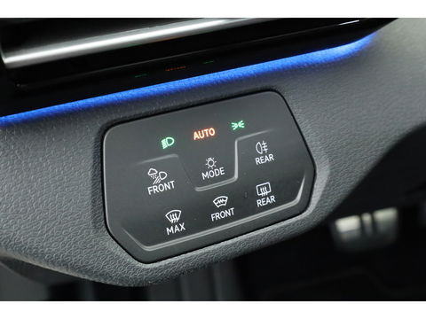 Volkswagen ID.4 Pro 77 kWh | SOH 95.5% | Pano | IQ. Light | Adapt. Cruise | Stoel- Stuurverw. | Keyless | Memory | Massage | HUD