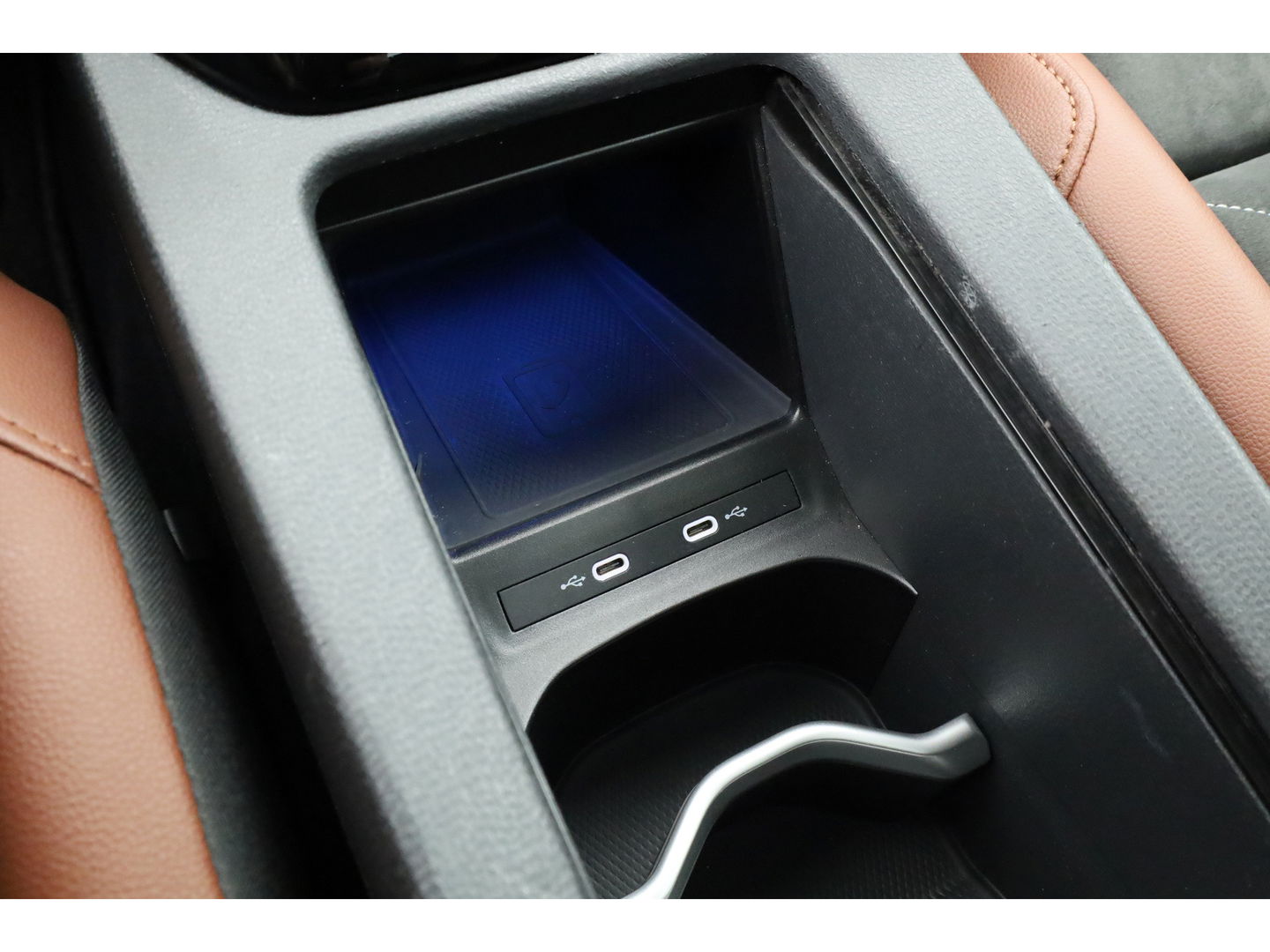 Volkswagen ID.4 Pro 77 kWh | SOH 95.5% | Pano | IQ. Light | Adapt. Cruise | Stoel- Stuurverw. | Keyless | Memory | Massage | HUD