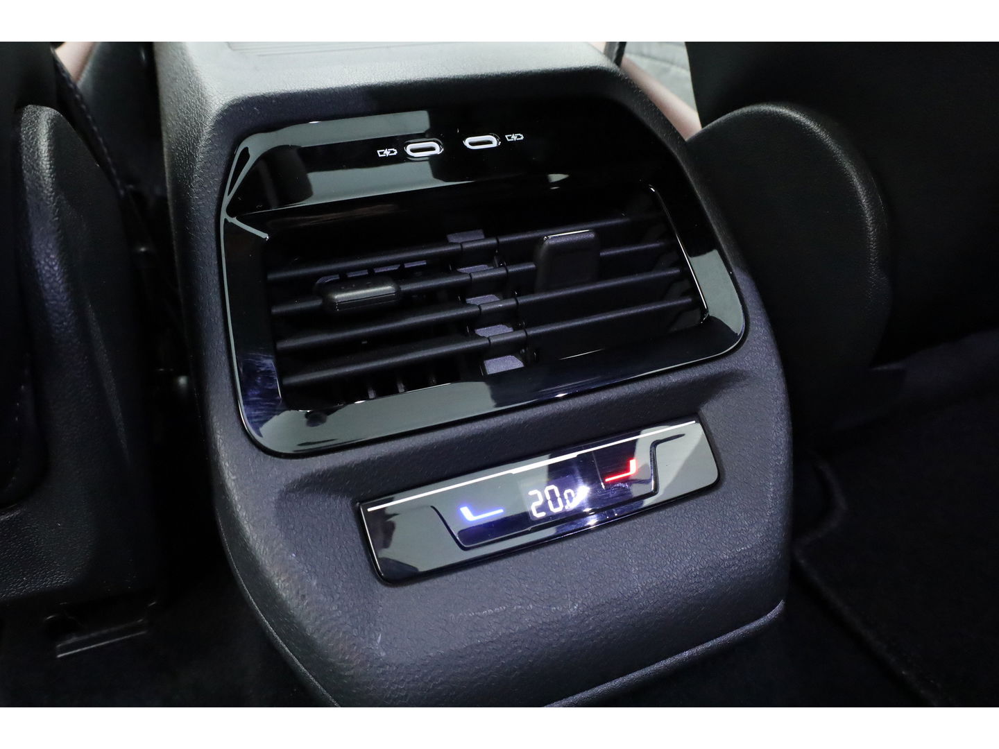 Volkswagen ID.4 Pro 77 kWh | SOH 95.5% | Pano | IQ. Light | Adapt. Cruise | Stoel- Stuurverw. | Keyless | Memory | Massage | HUD