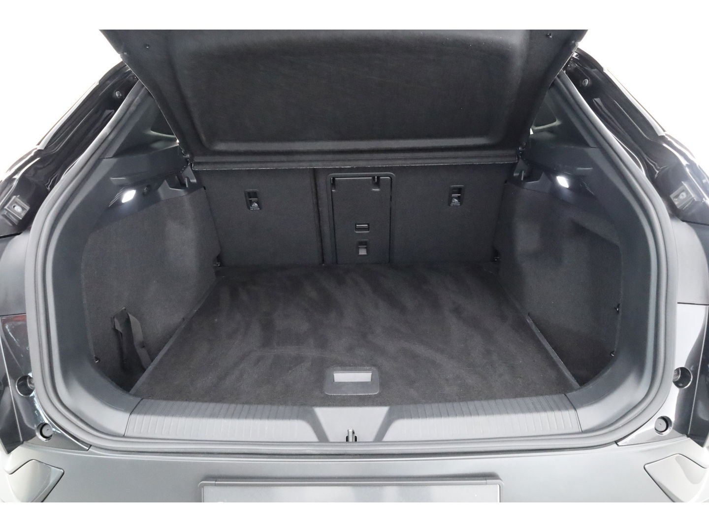 Volkswagen ID.4 Pro 77 kWh | SOH 95.5% | Pano | IQ. Light | Adapt. Cruise | Stoel- Stuurverw. | Keyless | Memory | Massage | HUD