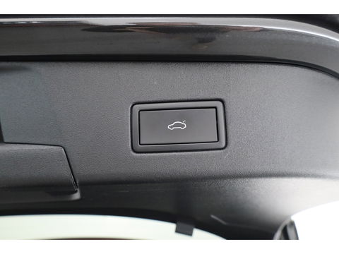 Volkswagen ID.4 Pro 77 kWh | SOH 95.5% | Pano | IQ. Light | Adapt. Cruise | Stoel- Stuurverw. | Keyless | Memory | Massage | HUD