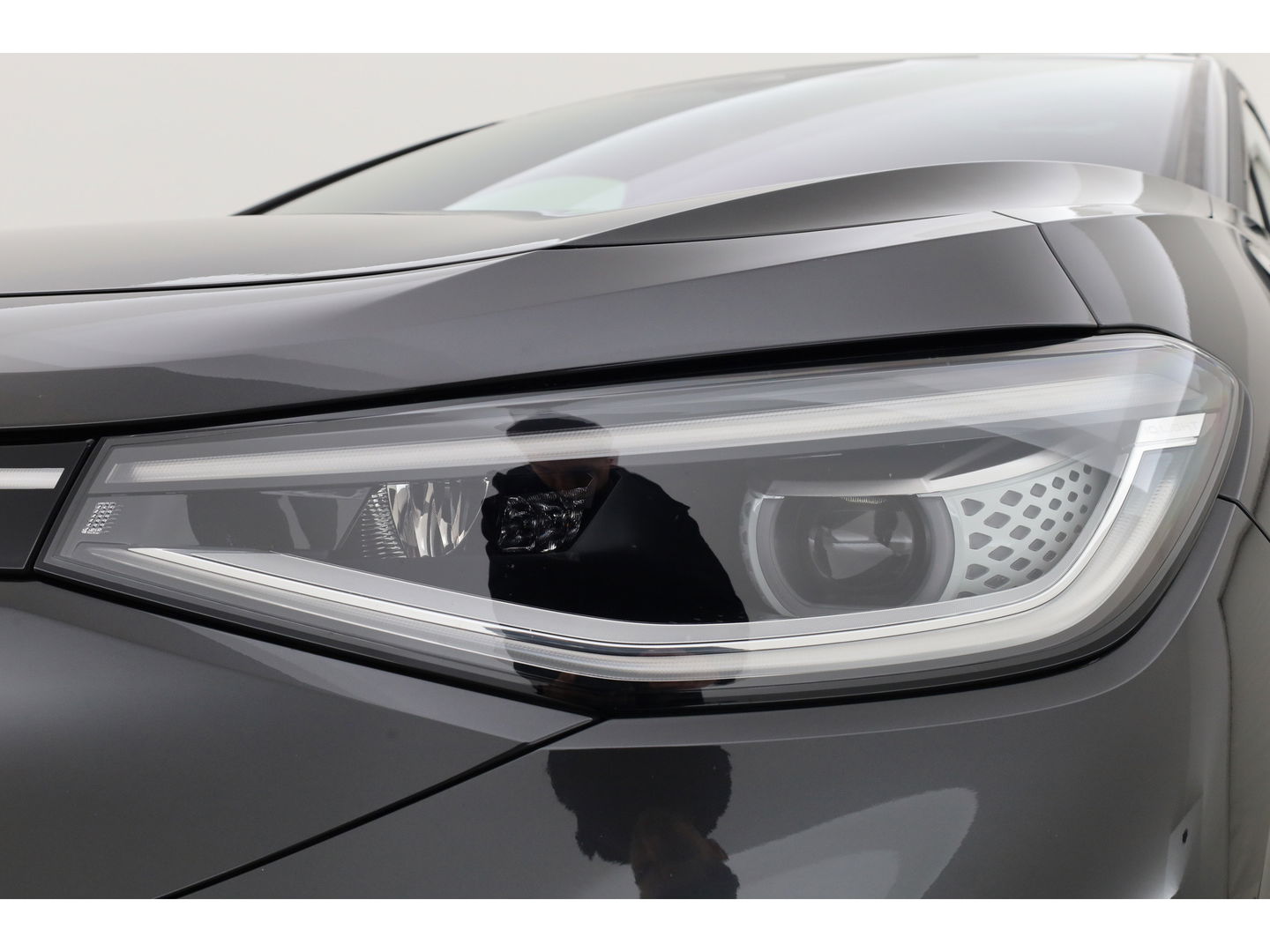 Volkswagen ID.4 Pro 77 kWh | SOH 95.5% | Pano | IQ. Light | Adapt. Cruise | Stoel- Stuurverw. | Keyless | Memory | Massage | HUD