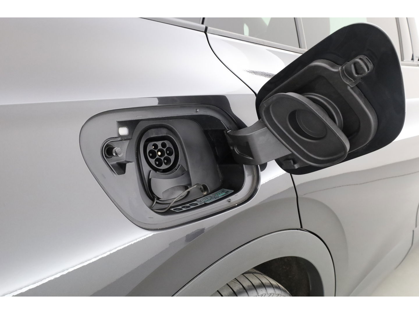 Volkswagen ID.4 Pro 77 kWh | SOH 95.5% | Pano | IQ. Light | Adapt. Cruise | Stoel- Stuurverw. | Keyless | Memory | Massage | HUD