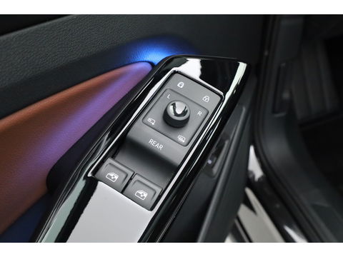 Volkswagen ID.4 Pro 77 kWh | SOH 95.5% | Pano | IQ. Light | Adapt. Cruise | Stoel- Stuurverw. | Keyless | Memory | Massage | HUD