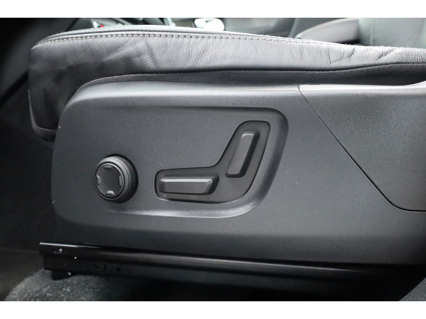 Volvo XC40 1.5 T4 Plug-in hybrid Plus Bright |SOH 96.9%| Pano | Leder | Harman Kardon | Memory | Dig. Cockpit | Cruise Control | Keyless