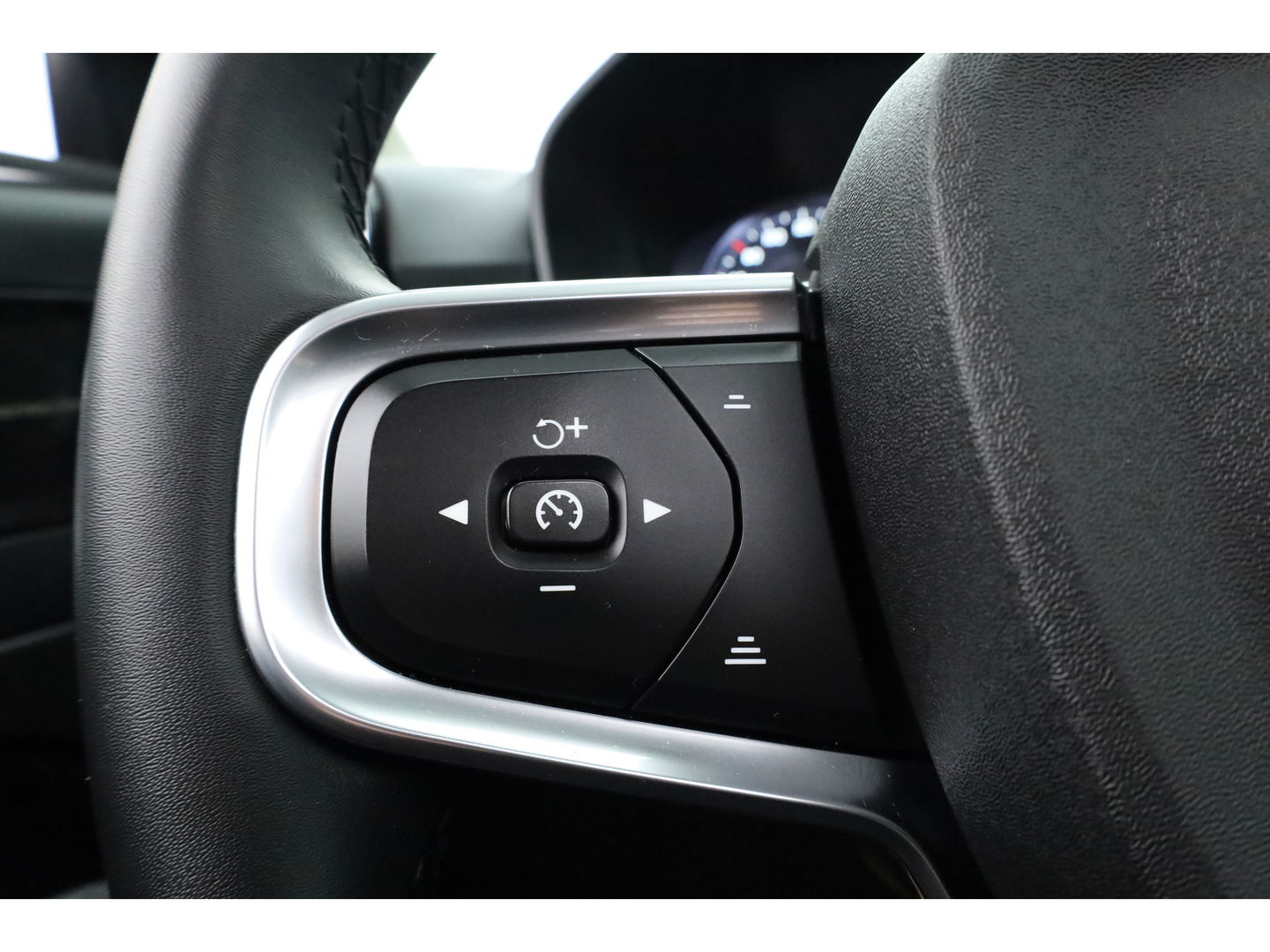 Volvo XC40 1.5 T4 Plug-in hybrid Plus Bright |SOH 96.9%| Pano | Leder | Harman Kardon | Memory | Dig. Cockpit | Cruise Control | Keyless