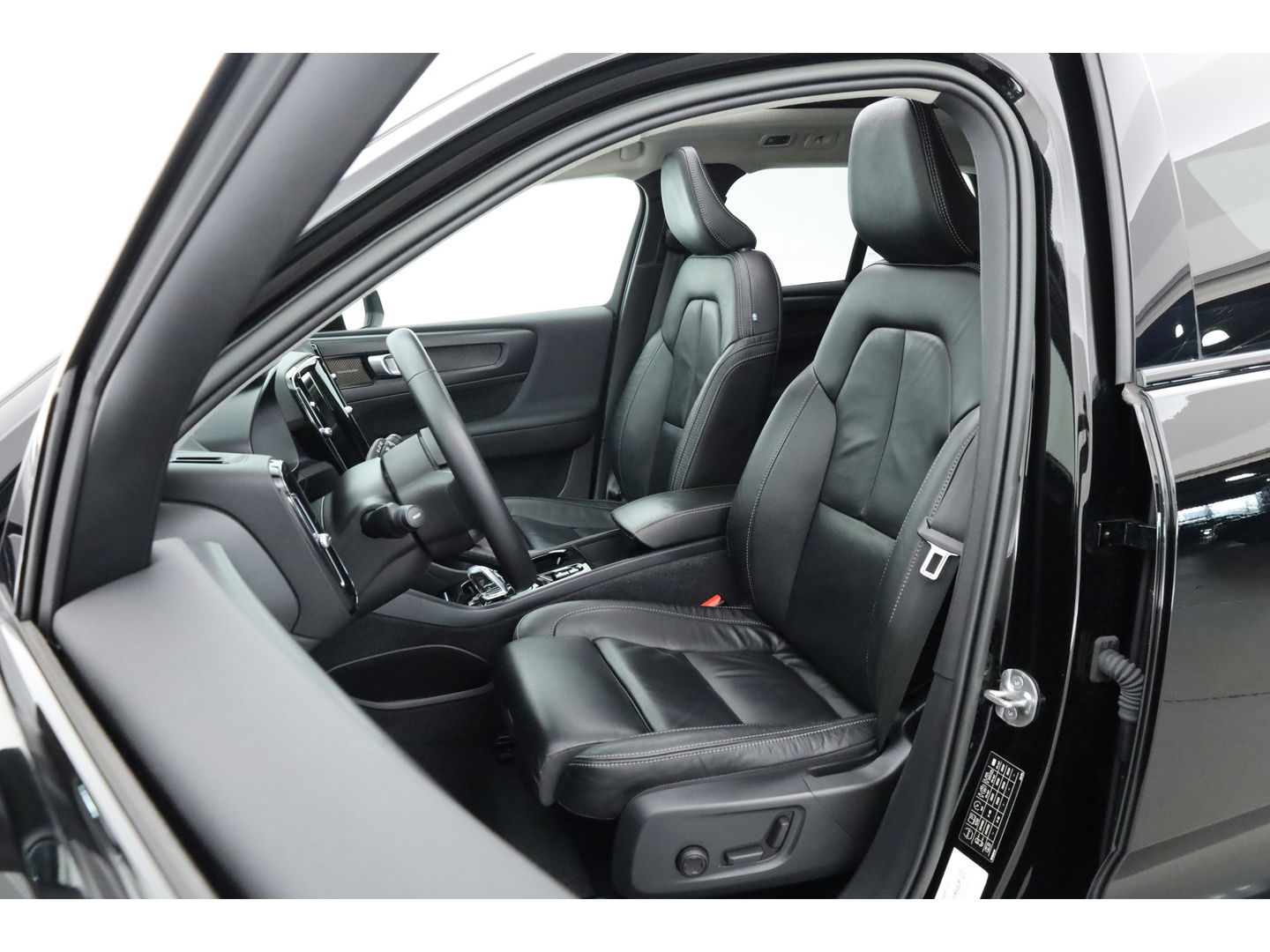 Volvo XC40 1.5 T4 Plug-in hybrid Plus Bright |SOH 96.9%| Pano | Leder | Harman Kardon | Memory | Dig. Cockpit | Cruise Control | Keyless