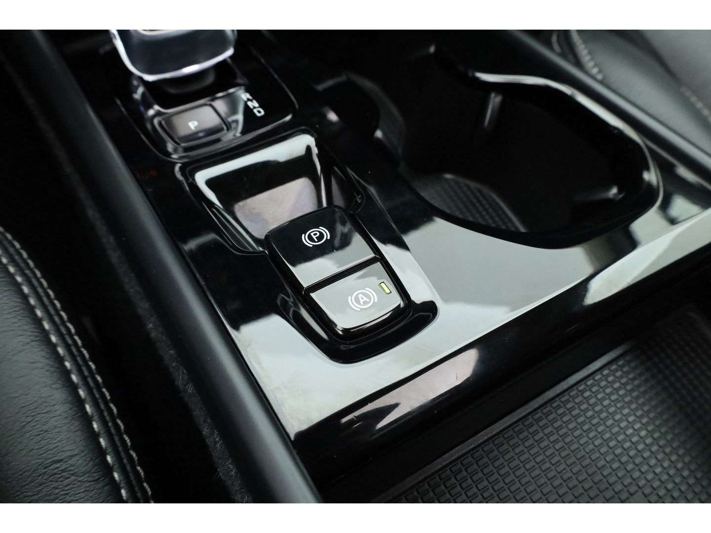 Volvo XC40 1.5 T4 Plug-in hybrid Plus Bright |SOH 96.9%| Pano | Leder | Harman Kardon | Memory | Dig. Cockpit | Cruise Control | Keyless