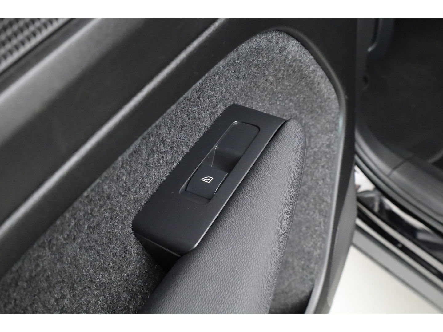 Volvo XC40 1.5 T4 Plug-in hybrid Plus Bright |SOH 96.9%| Pano | Leder | Harman Kardon | Memory | Dig. Cockpit | Cruise Control | Keyless