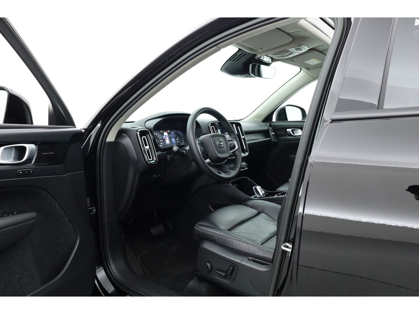 Volvo XC40 1.5 T4 Plug-in hybrid Plus Bright |SOH 96.9%| Pano | Leder | Harman Kardon | Memory | Dig. Cockpit | Cruise Control | Keyless