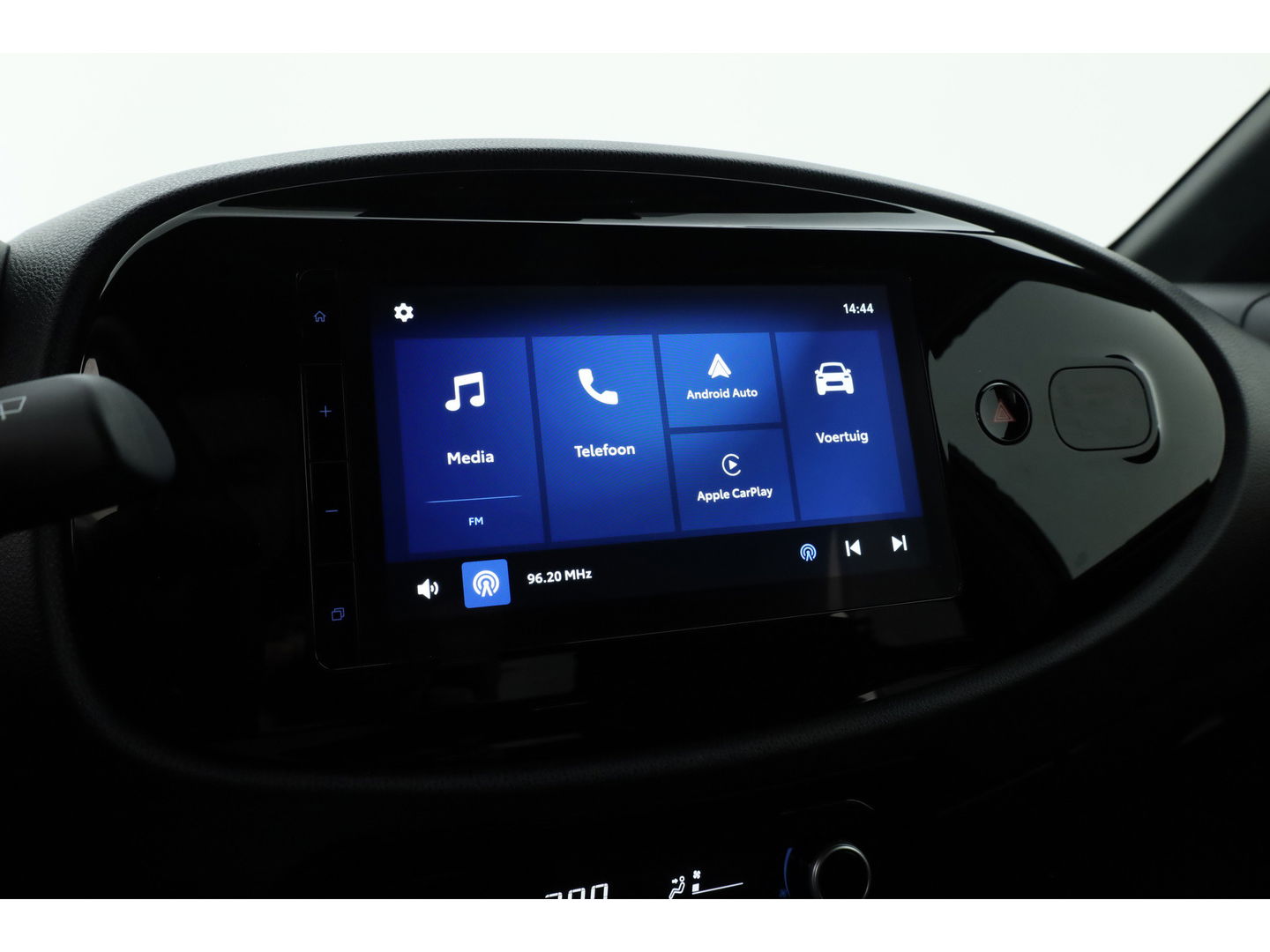 Toyota Aygo X 1.0 VVT-i MT Envy | Adapt. Cruise | Keyless | Apple CarPlay & Android Auto | Camera+PDC | Stoelverw. | DAB