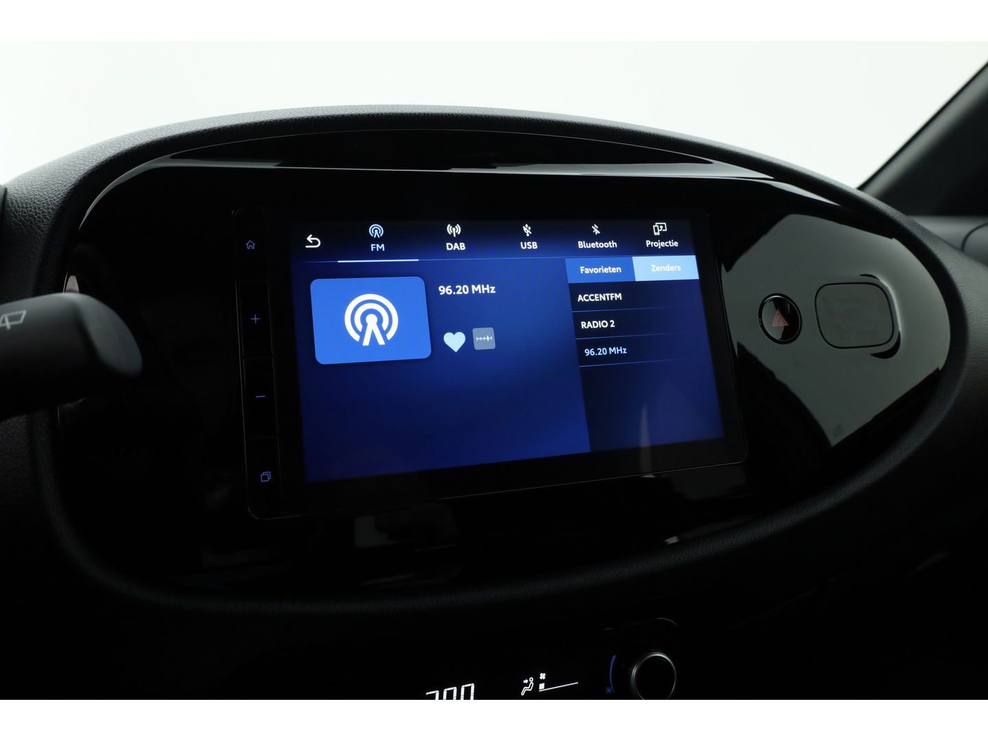 Toyota Aygo X 1.0 VVT-i MT Envy | Adapt. Cruise | Keyless | Apple CarPlay & Android Auto | Camera+PDC | Stoelverw. | DAB