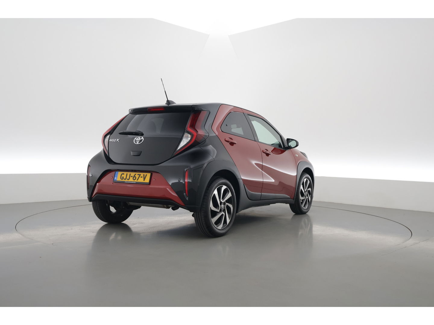 Toyota Aygo X 1.0 VVT-i MT Envy | Adapt. Cruise | Keyless | Apple CarPlay & Android Auto | Camera+PDC | Stoelverw. | DAB