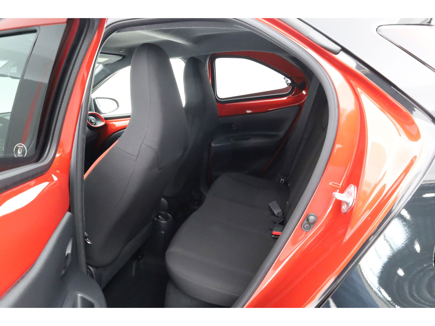 Toyota Aygo X 1.0 VVT-i MT Envy | Adapt. Cruise | Keyless | Apple CarPlay & Android Auto | Camera+PDC | Stoelverw. | DAB