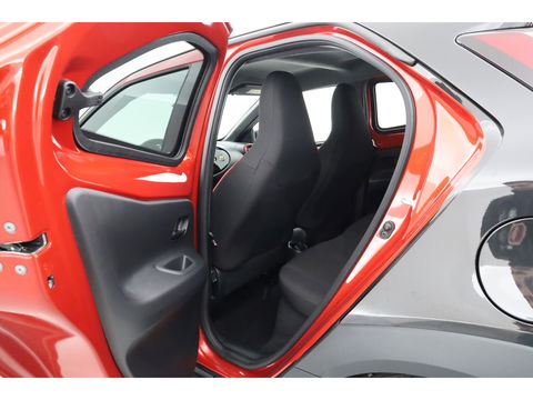 Toyota Aygo X 1.0 VVT-i MT Envy | Adapt. Cruise | Keyless | Apple CarPlay & Android Auto | Camera+PDC | Stoelverw. | DAB