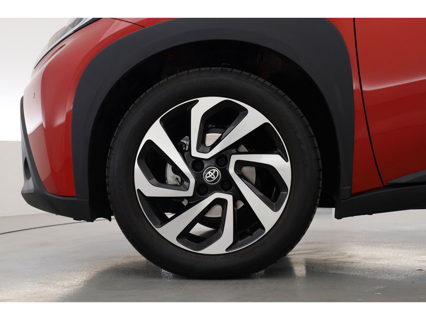 Toyota Aygo X 1.0 VVT-i MT Envy | Adapt. Cruise | Keyless | Apple CarPlay & Android Auto | Camera+PDC | Stoelverw. | DAB