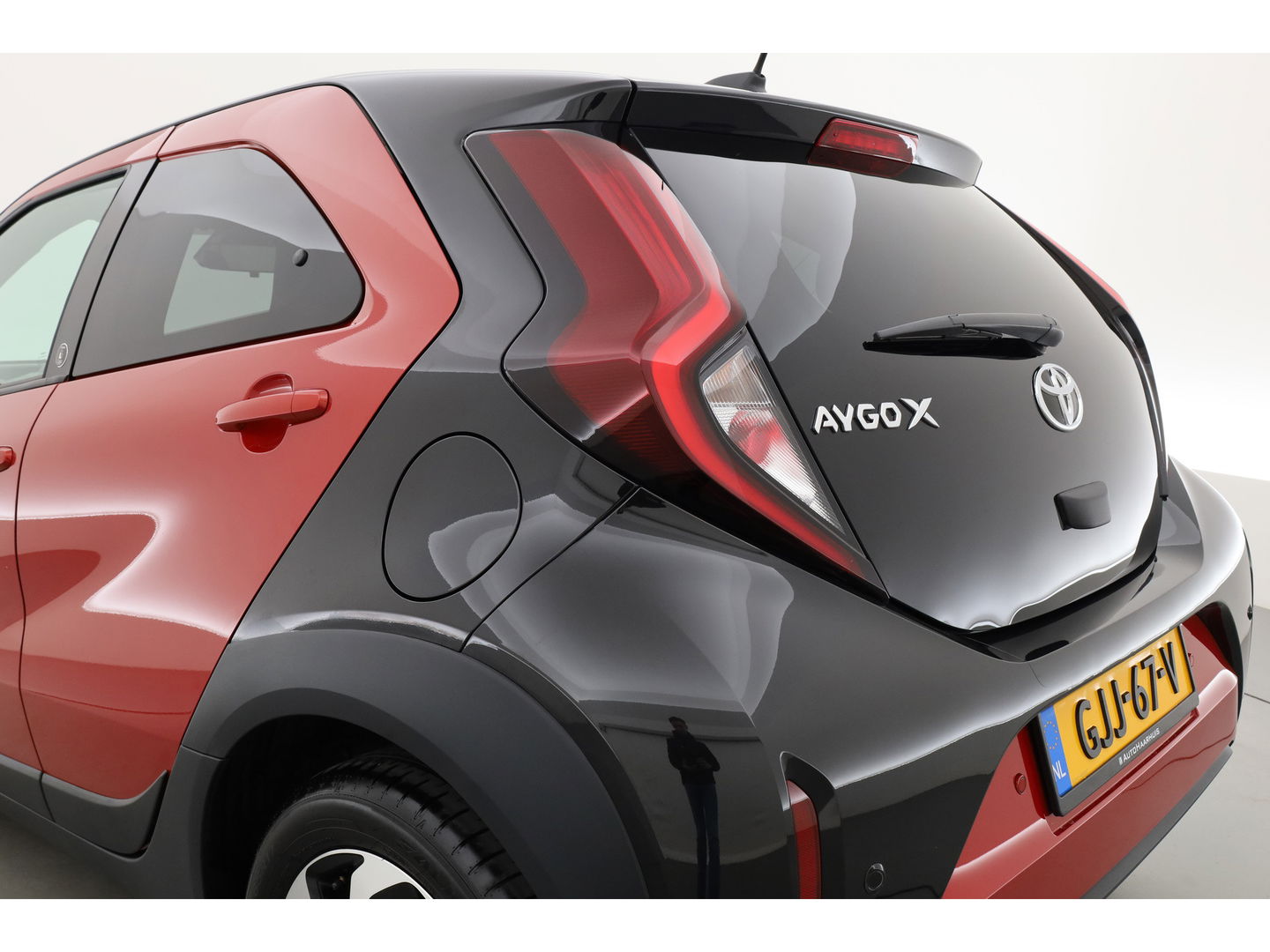 Toyota Aygo X 1.0 VVT-i MT Envy | Adapt. Cruise | Keyless | Apple CarPlay & Android Auto | Camera+PDC | Stoelverw. | DAB