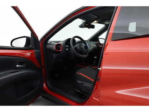 Toyota Aygo X 1.0 VVT-i MT Envy | Adapt. Cruise | Keyless | Apple CarPlay & Android Auto | Camera+PDC | Stoelverw. | DAB