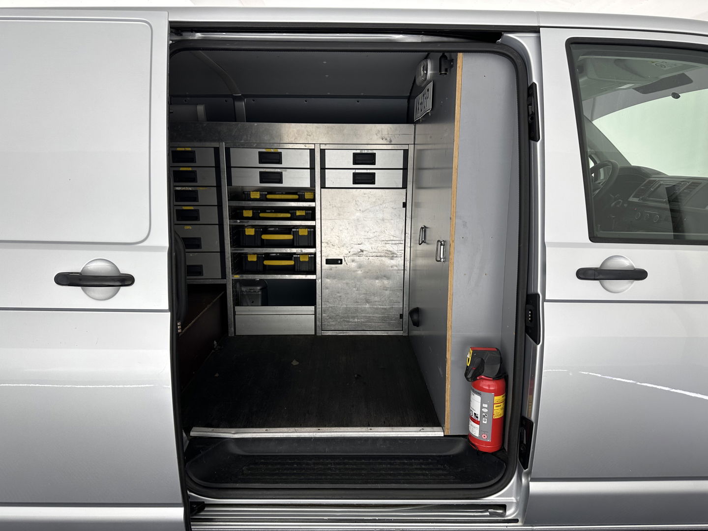 Volkswagen Transporter 2.0 TDI L1H2 Comfortline *NAVI-FULLMAP | AIRCO | CRUISE | CAMERA | INVENTER | DAB | PARKINGHEATER | COMFORTSEATS | PDC | TOWBAR*