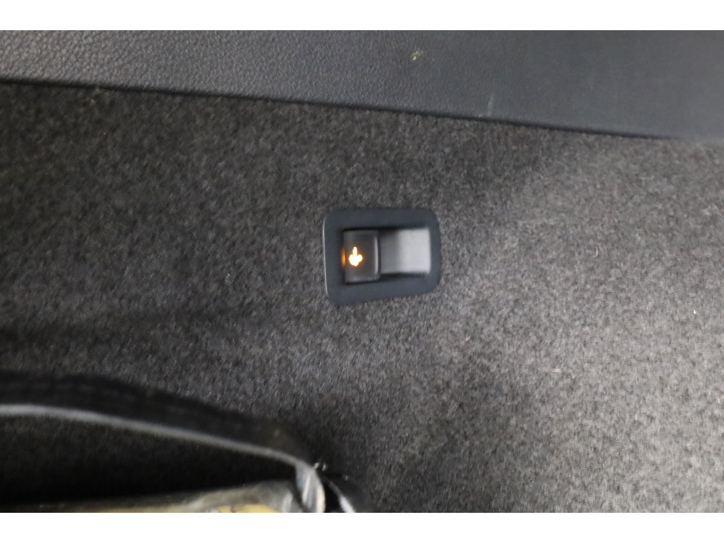 Volkswagen Tiguan 1.5 TSI R-Line | Pano | Elek. Trekhaak | Camera + PDC | CarPlay | Dodehoek | Dig. Cockpit | Adapt. Cruise