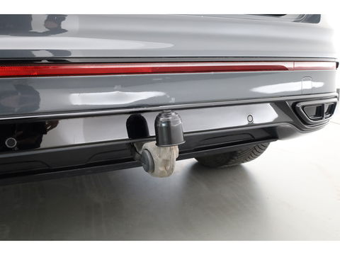 Volkswagen Tiguan 1.5 TSI R-Line | Pano | Elek. Trekhaak | Camera + PDC | CarPlay | Dodehoek | Dig. Cockpit | Adapt. Cruise