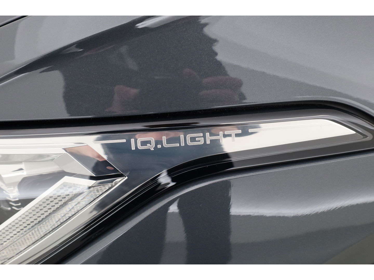 Volkswagen Tiguan 1.5 TSI R-Line | Pano | Elek. Trekhaak | Camera + PDC | CarPlay | Dodehoek | Dig. Cockpit | Adapt. Cruise