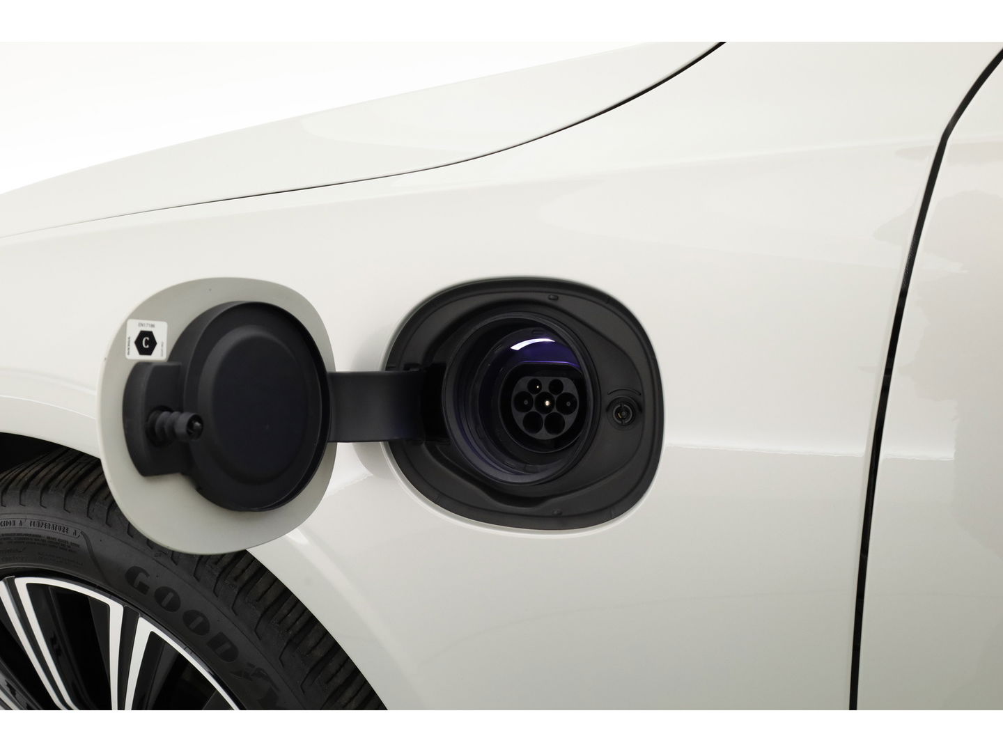 Volvo V90 2.0 T6 AWD Business Pro | Pano | Elek. Trekhaak | Adapt. Cruise | 4x Stoelverw. | Memory | Camera | Keyless | 18''