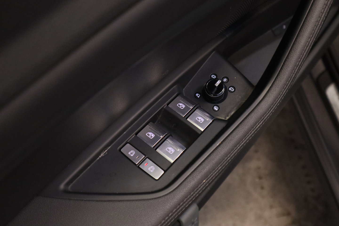 Audi e-tron e-tron 50 quattro Launch edition plus 71 kWh Memory Keyless Go/Start ACC ECC Carplay