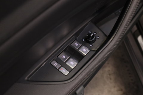 Audi e-tron e-tron 50 quattro Launch edition plus 71 kWh Memory Keyless Go/Start ACC ECC Carplay