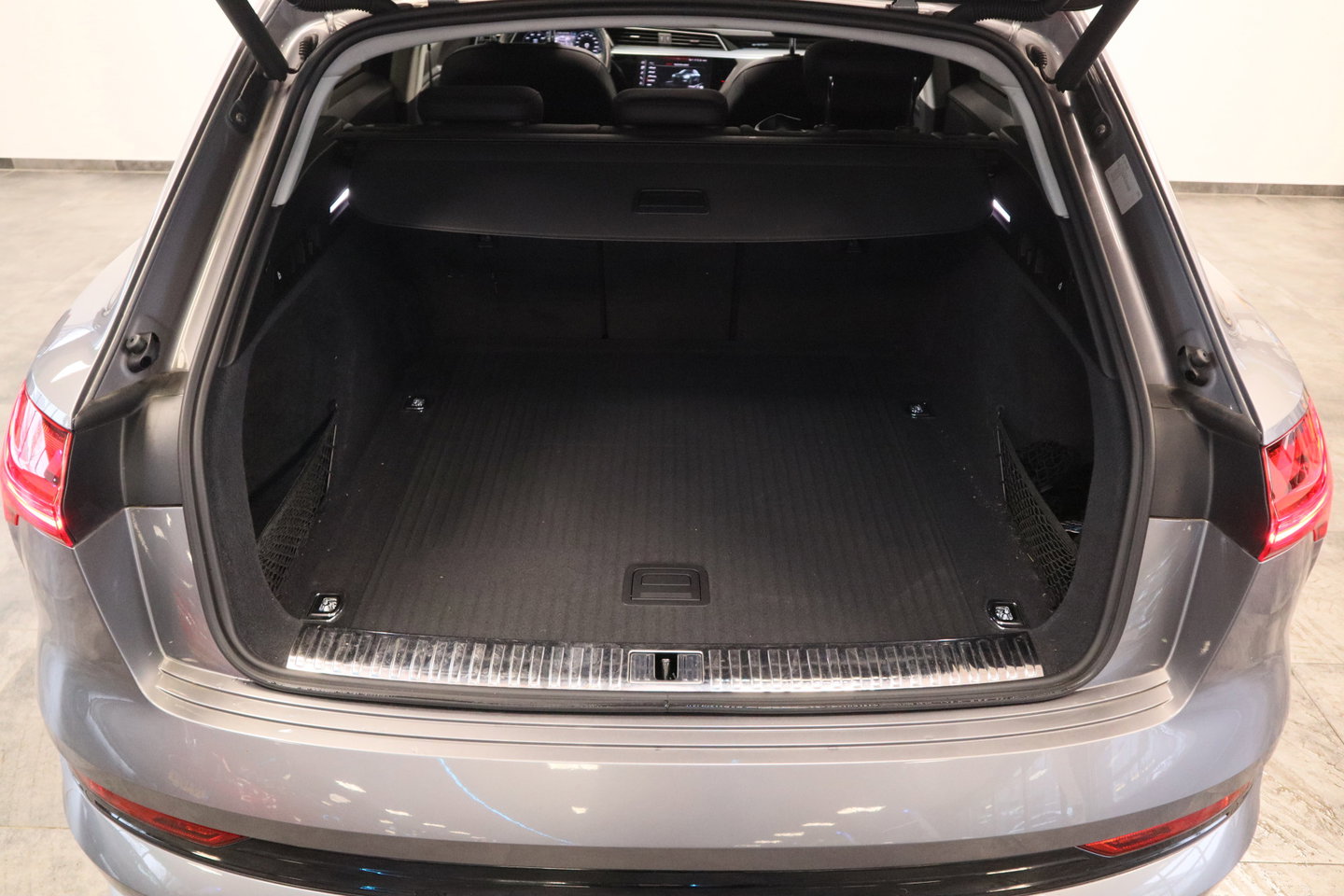 Audi e-tron e-tron 50 quattro Launch edition plus 71 kWh Memory Keyless Go/Start ACC ECC Carplay