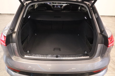 Audi e-tron e-tron 50 quattro Launch edition plus 71 kWh Memory Keyless Go/Start ACC ECC Carplay