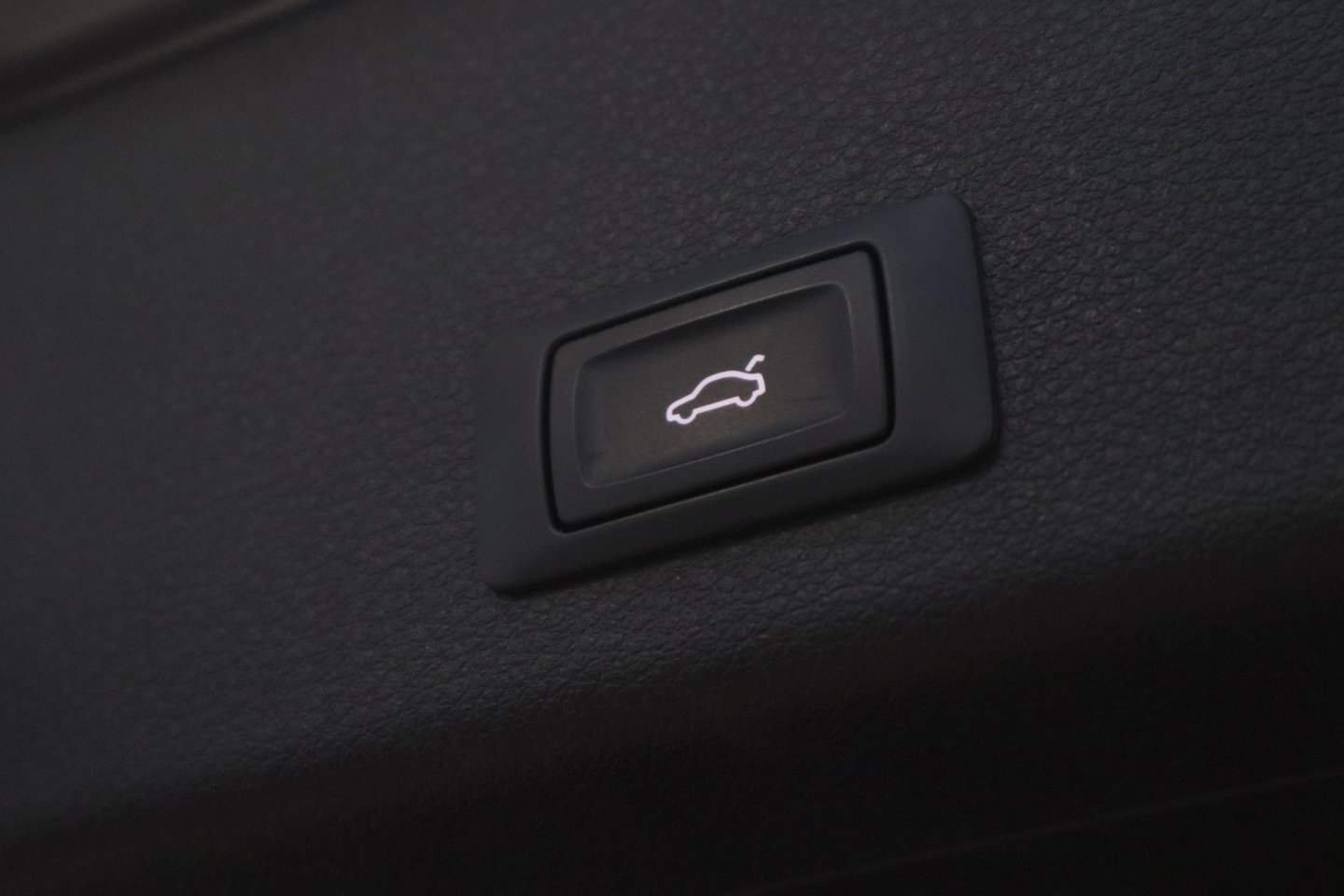 Audi e-tron e-tron 50 quattro Launch edition plus 71 kWh Memory Keyless Go/Start ACC ECC Carplay